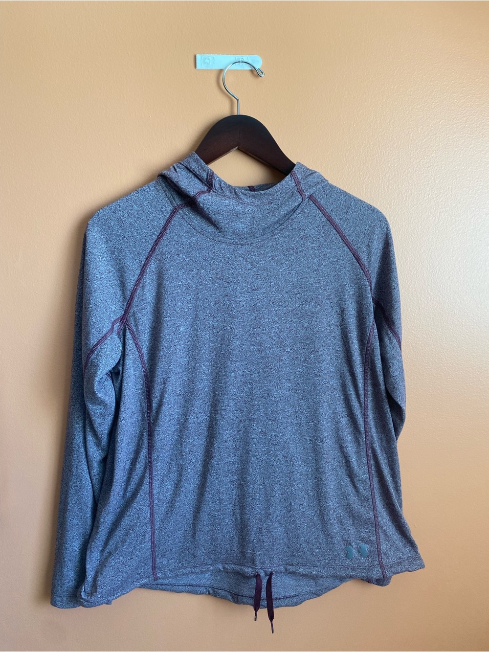 Under Armour Women's Loose Fit Heatgear Hooded Pullover Sweatshirt maroon Size L